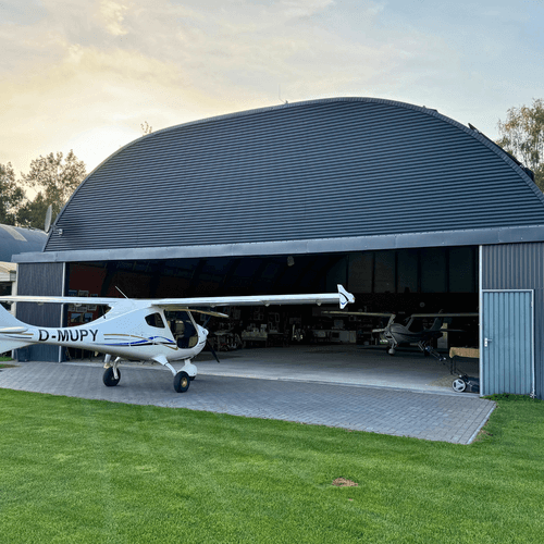 3052 - R15 - Vliegtuighangaar