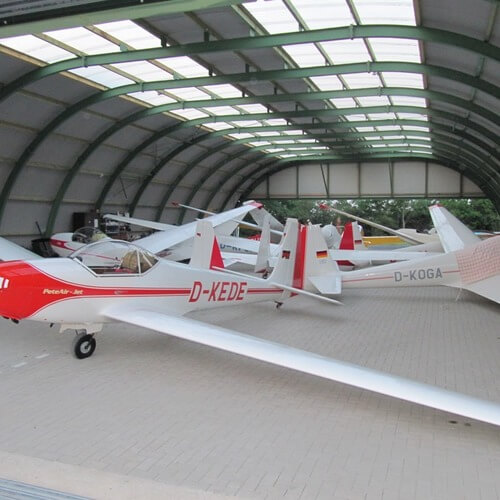 8915 - R17 - Hangar for gliders