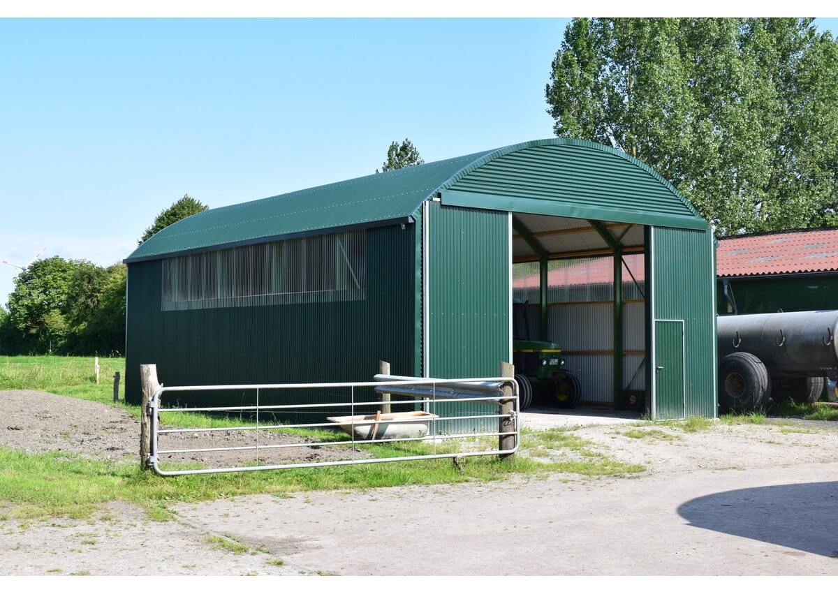 8724 - V8_3.8 - Opslagloods voor landbouwvoertuigen
