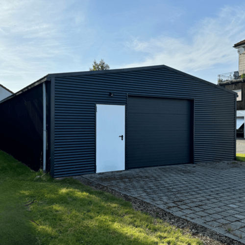 3031 - J8_2.7 - Kleine garage voor oldtimers
