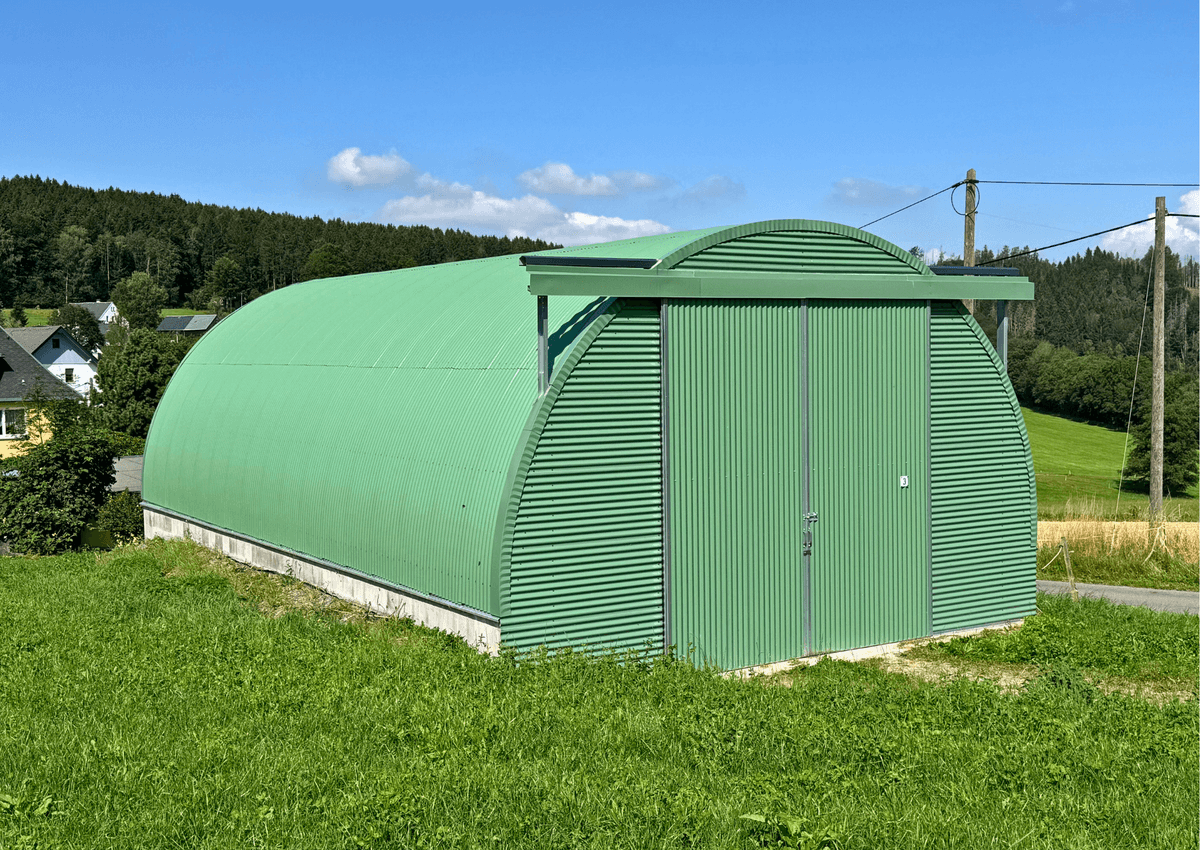 3038 - R8 - Opslag voor landbouwmachines